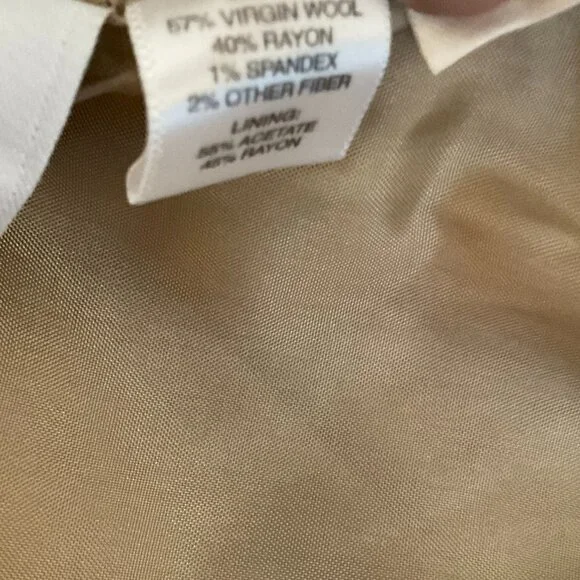 Ann Taylor Beige Pin-Striped 2-Piece Pant Suit / Size 6 / Class/Chic/Timeless - Picture 8 of 8